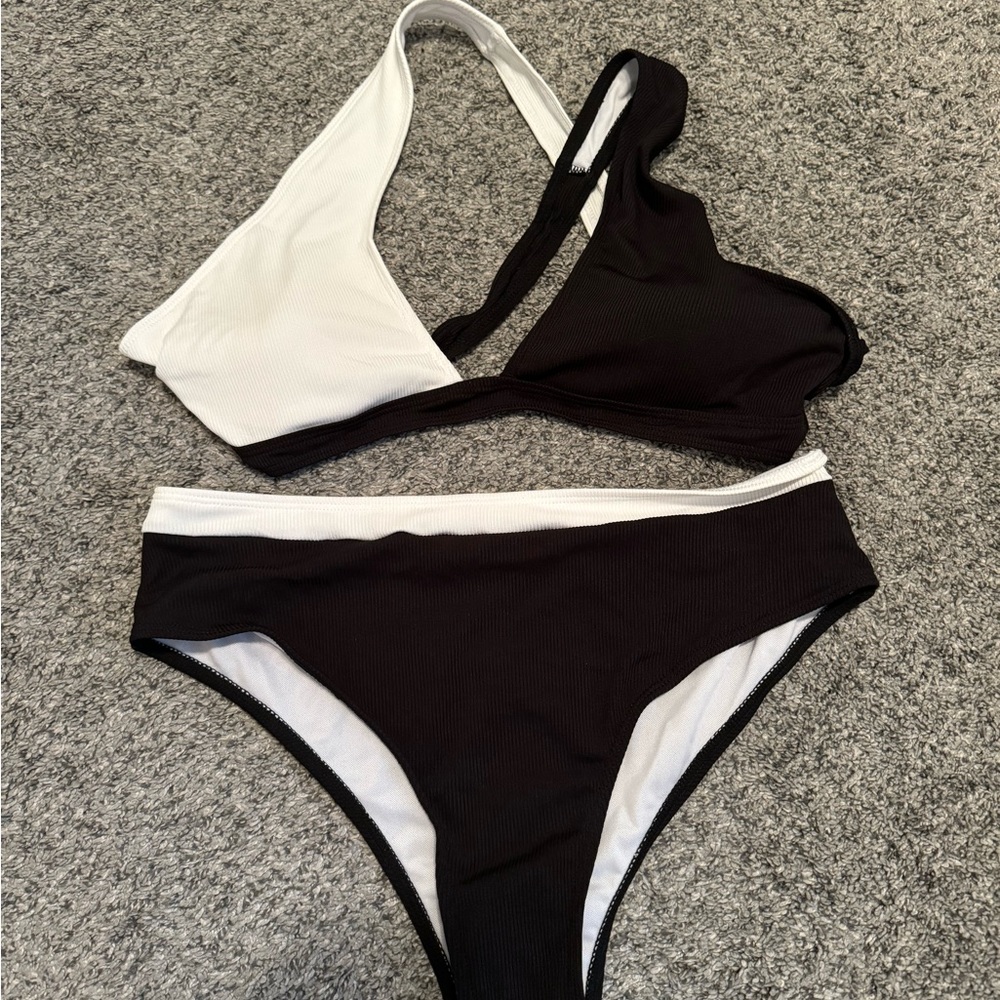 B&W bikini